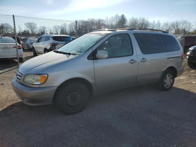 2002 Toyota Sienna LE