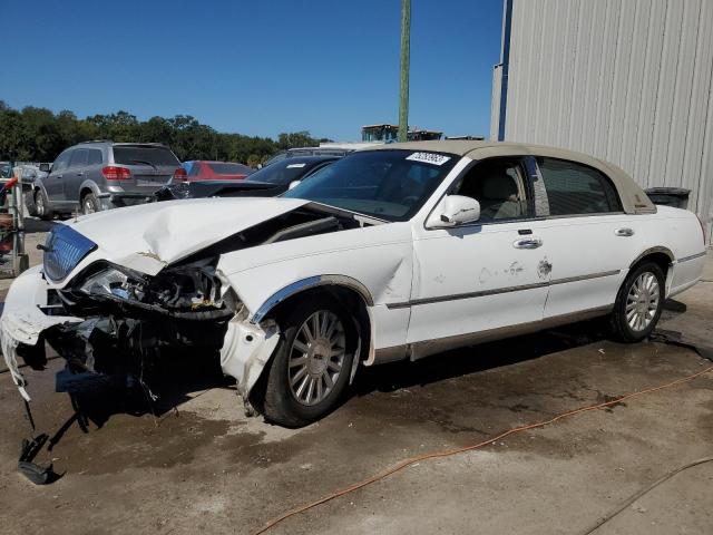 2004 Lincoln Town Car Executive