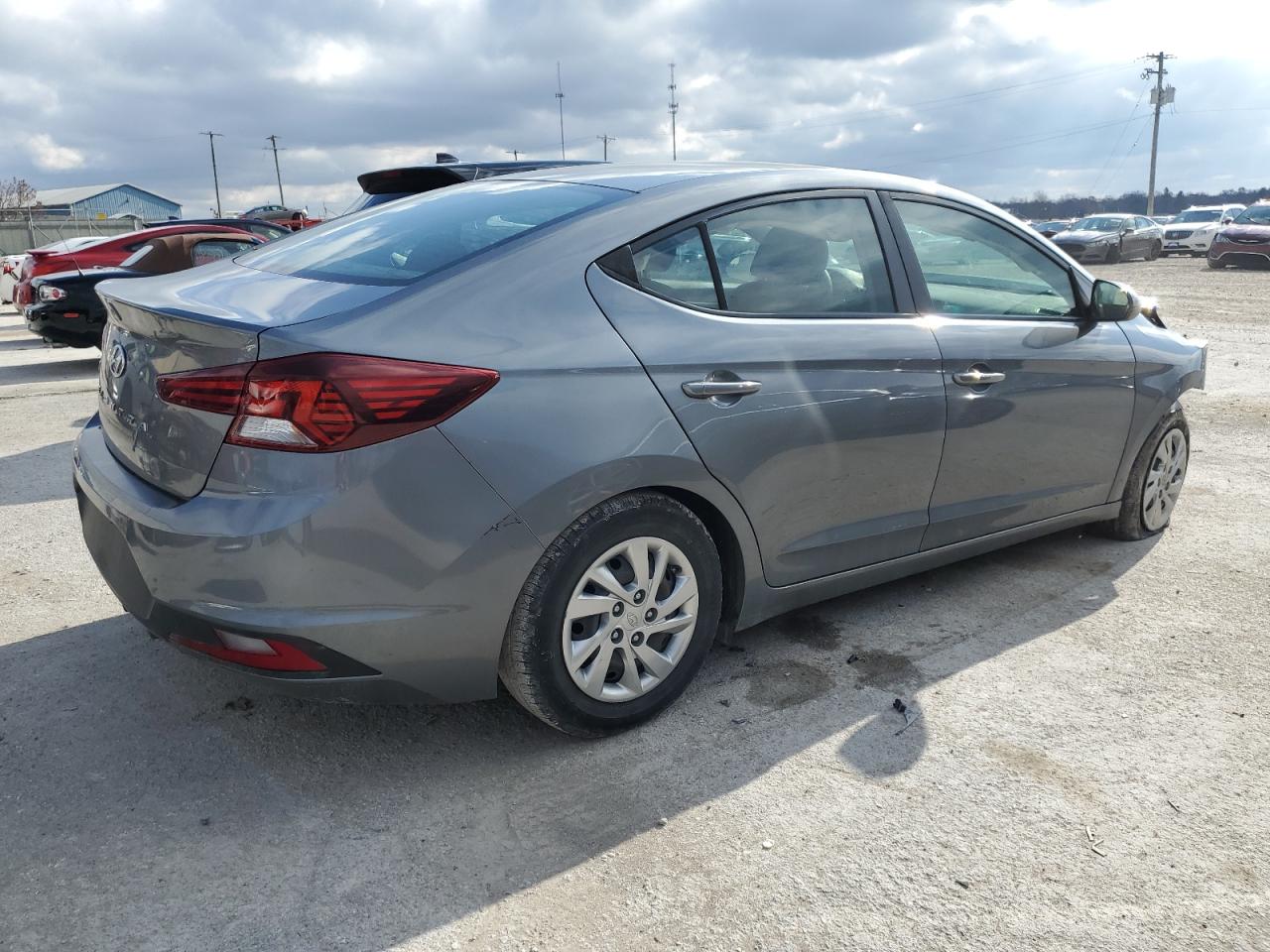 2019 Hyundai Elantra Se vin: KMHD74LF2KU833732