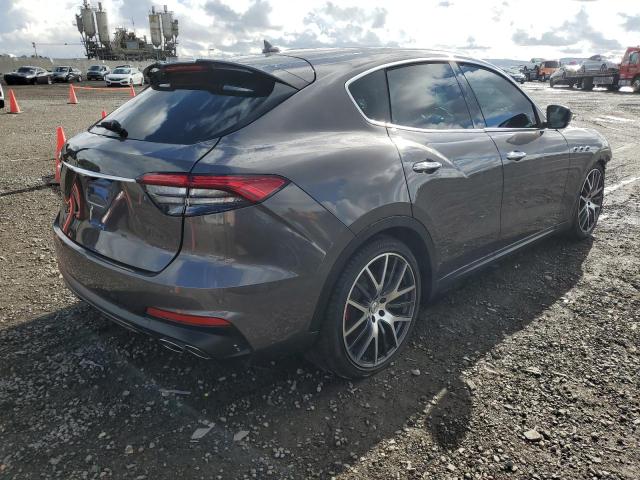 VIN ZN661YUM7NX388487 Maserati Levante  2022 3