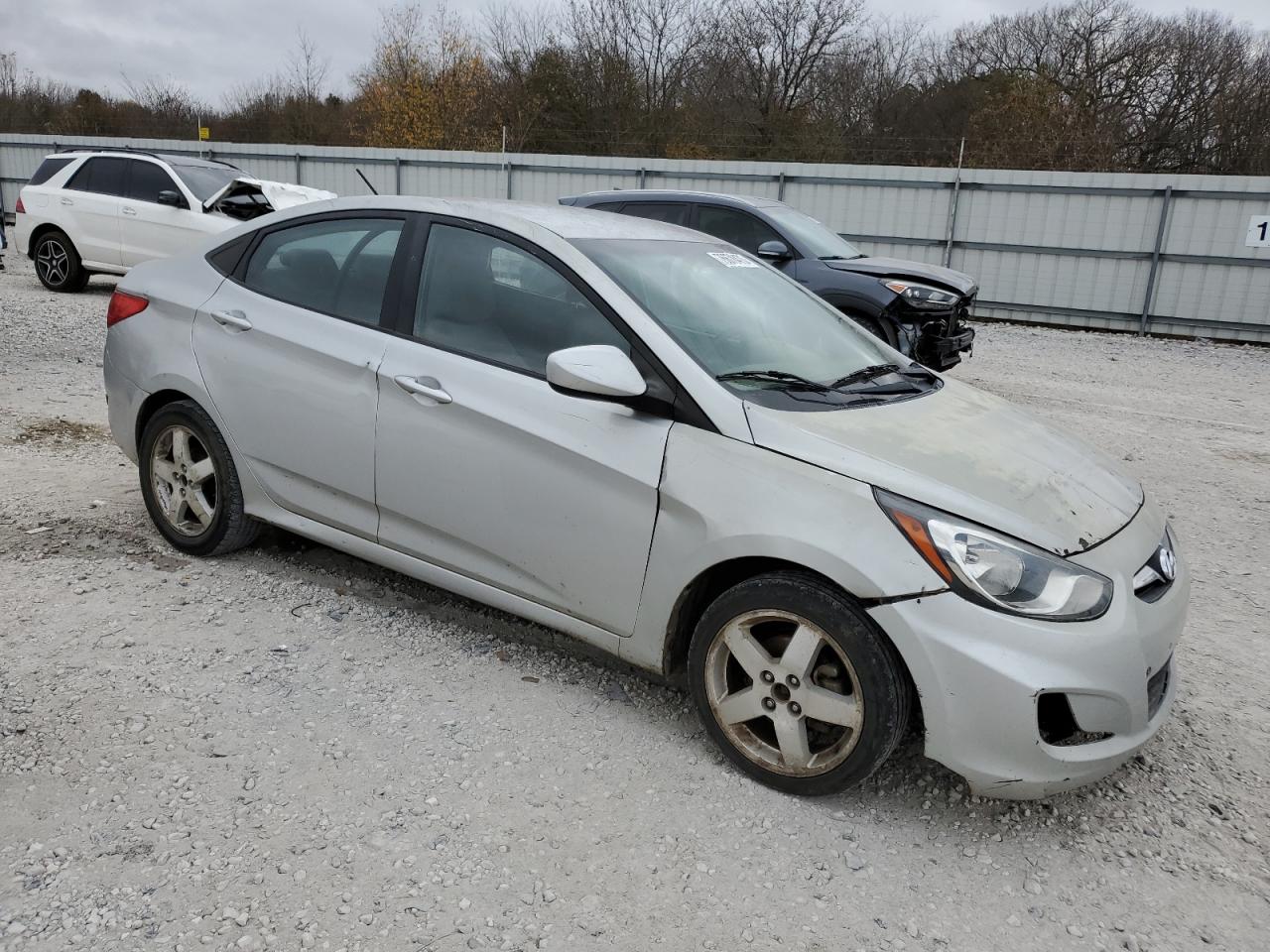 2013 Hyundai Accent Gls vin: KMHCT4AE1DU539937