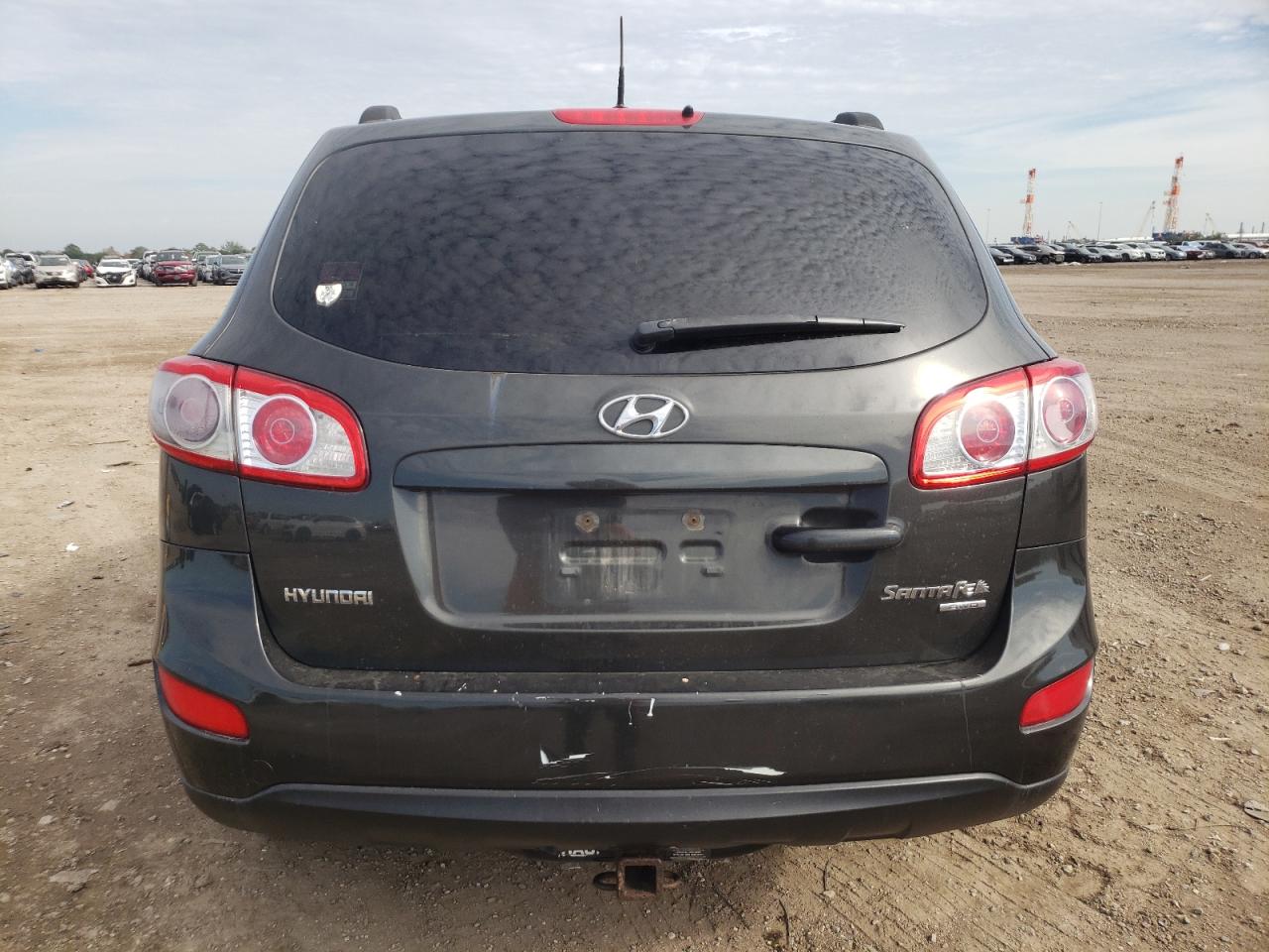 5XYZGDAB5BG070424 2011 Hyundai Santa Fe Gls