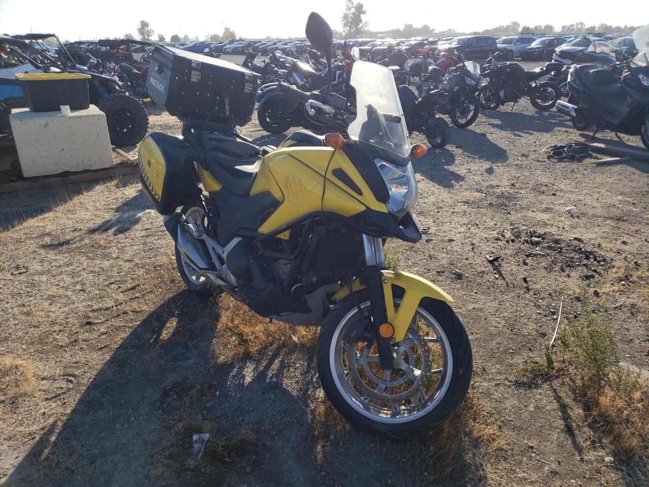 JH2RC8752HK100011 HONDA NC700XD 2017