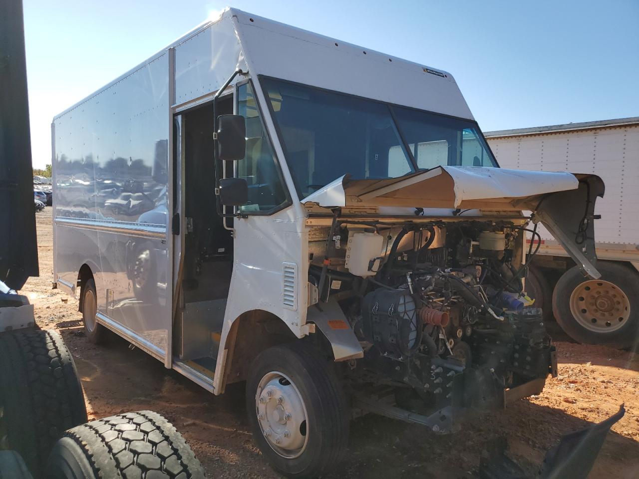 Lot #2993478188 2022 FREIGHTLINER CHASSIS M