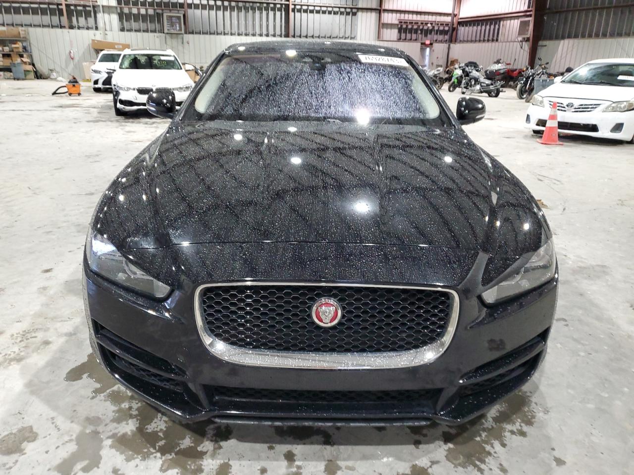 2018 Jaguar Xe vin: SAJAR4FX7JCP37073