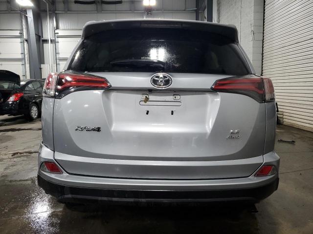 2T3BFREV2JW713432 | 2018 TOYOTA RAV4 LE