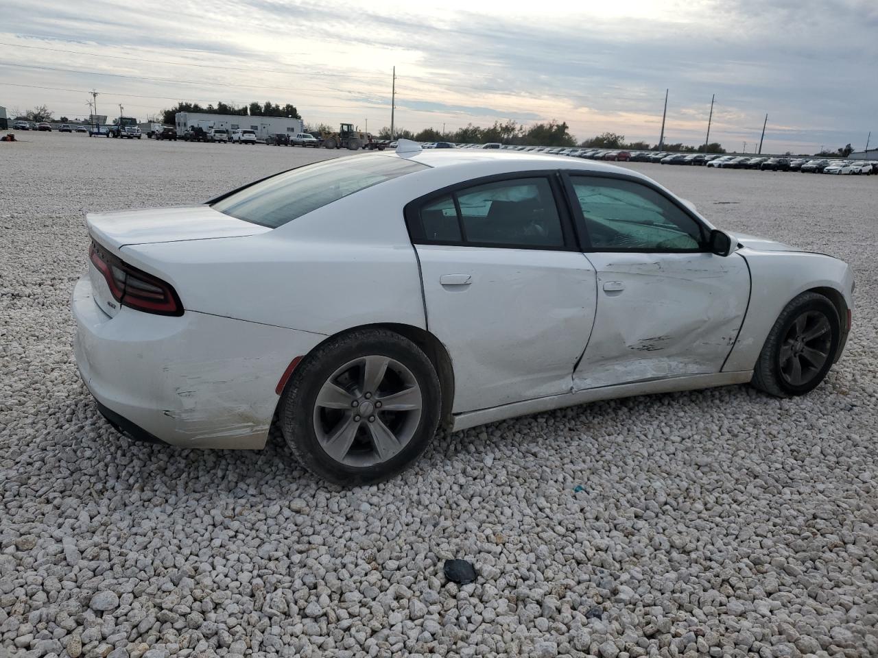 2C3CDXHG8GH186683 2016 Dodge Charger Sxt