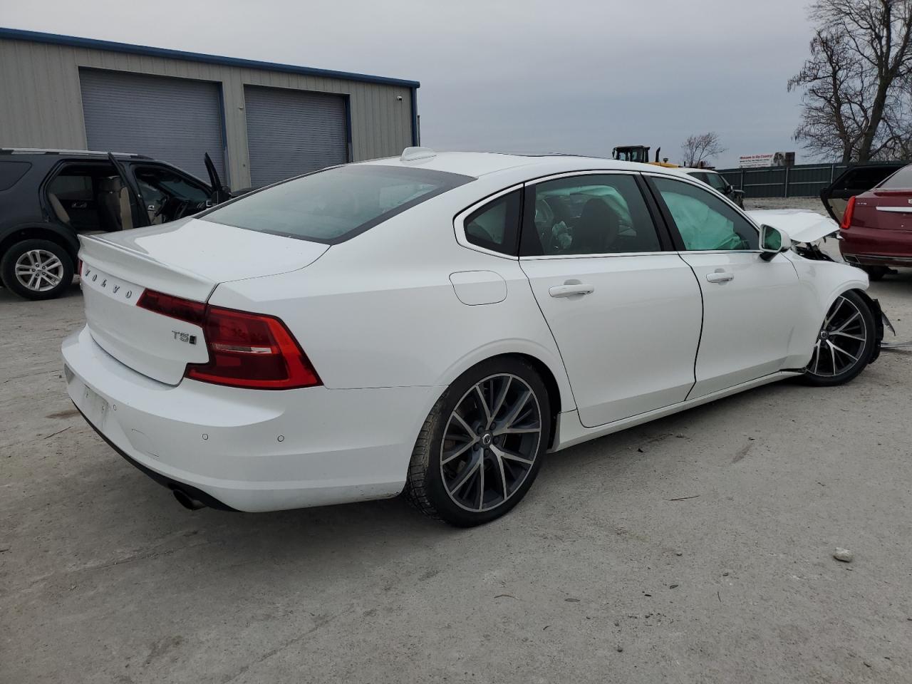 LVY982MK5JP025341 2018 Volvo S90 T5 Momentum