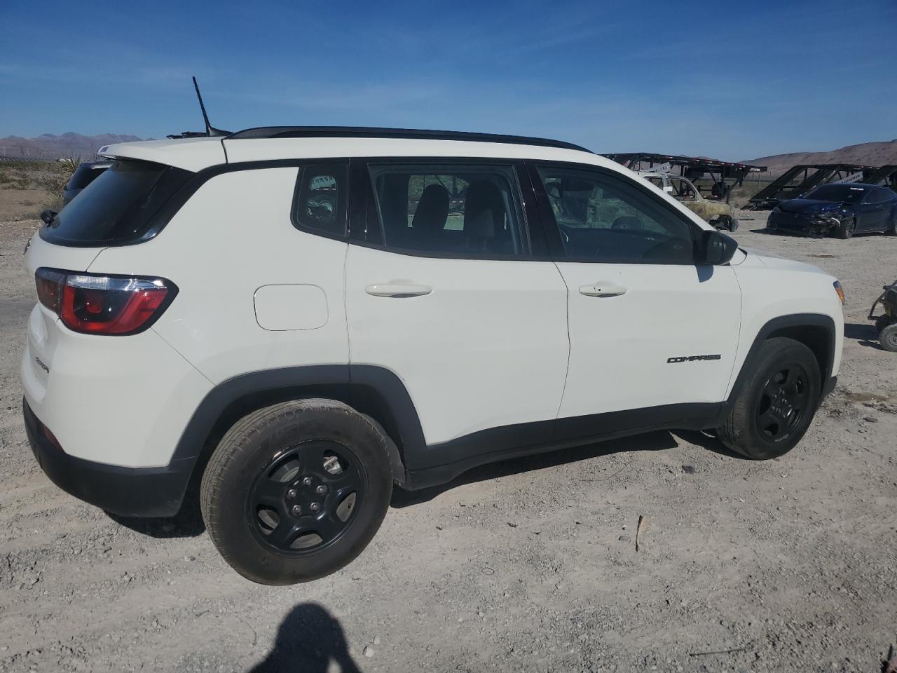 2018 Jeep Compass Sport vin: 3C4NJCAB2JT318839