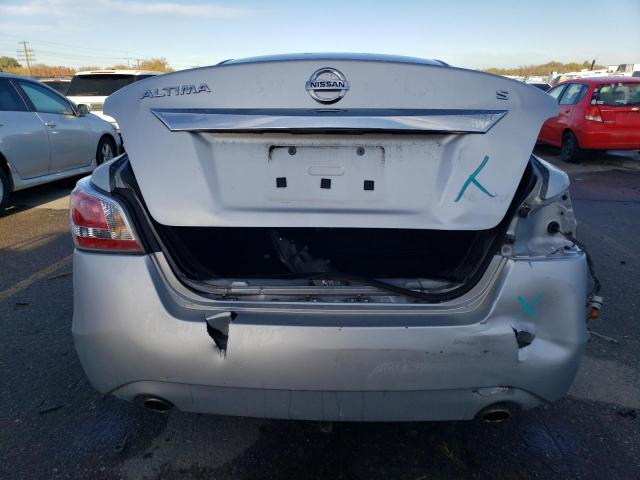 Седани NISSAN ALTIMA 2015 Сріблястий