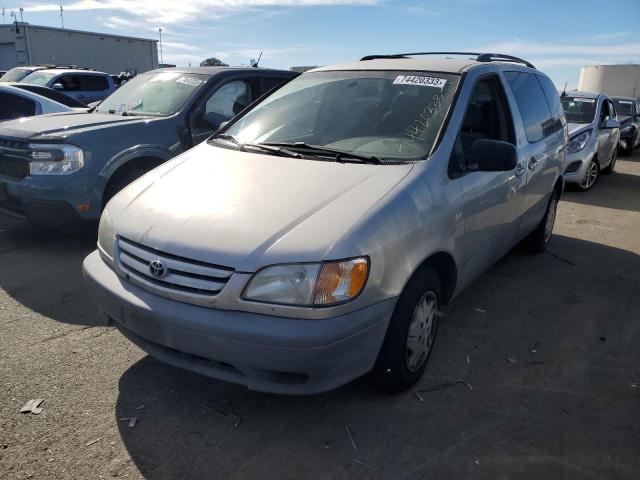 2001 Toyota Sienna LE