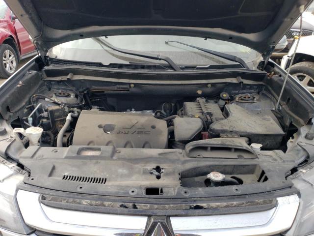 JA4AD3A30GZ034135 Mitsubishi Outlander Se