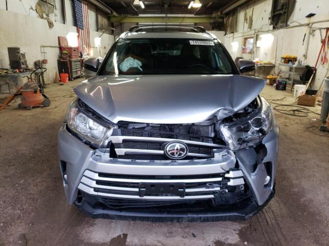 VIN 5TDJZRFH4KS712197 2019 Toyota Highlander, SE no.5