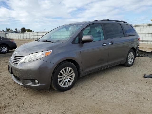 2017 Toyota Sienna XLE