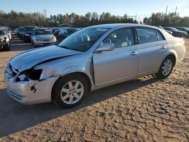 2005 Toyota Avalon XL