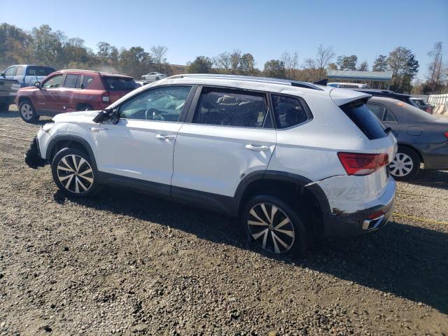 3VVYX7B27NM022475 Volkswagen Taos SE  2