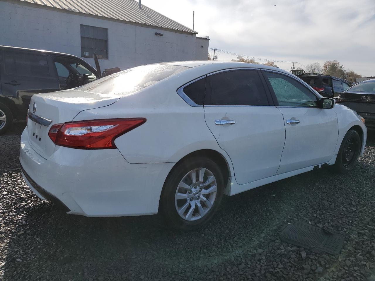 1N4AL3AP3GN369091 2016 Nissan Altima 2.5