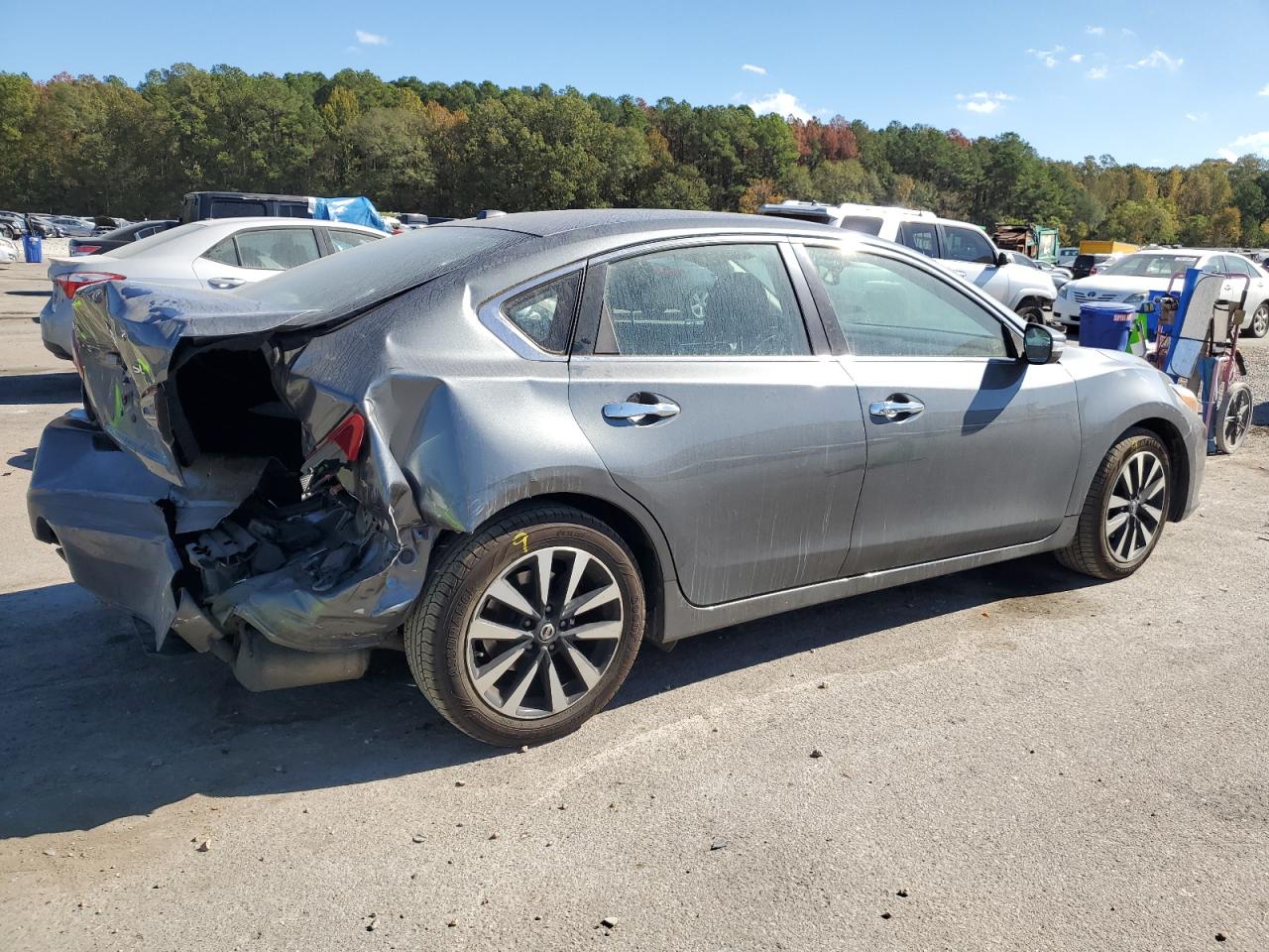 2018 Nissan Altima 2.5 vin: 1N4AL3AP1JC206071