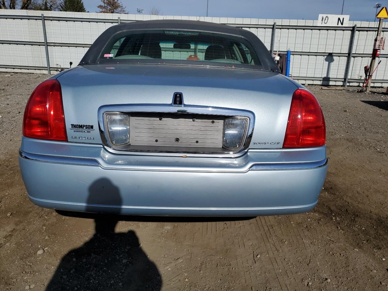 1LNHM81V76Y647372 2006 Lincoln Town Car Signature