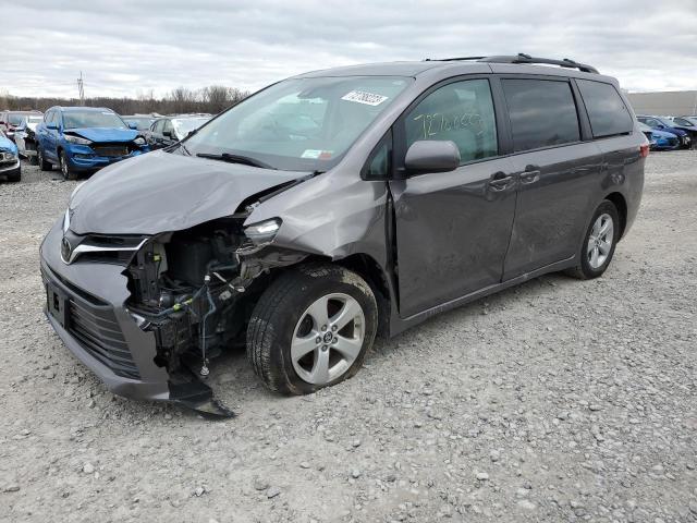 2018 Toyota Sienna LE