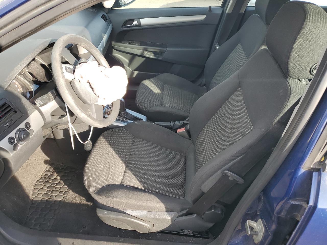 w08at671185072703 W08AT671185072703 2008 Saturn Astra Xr