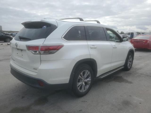 VIN 5TDKKRFHXFS056845 2015 Toyota Highlander, Xle no.3