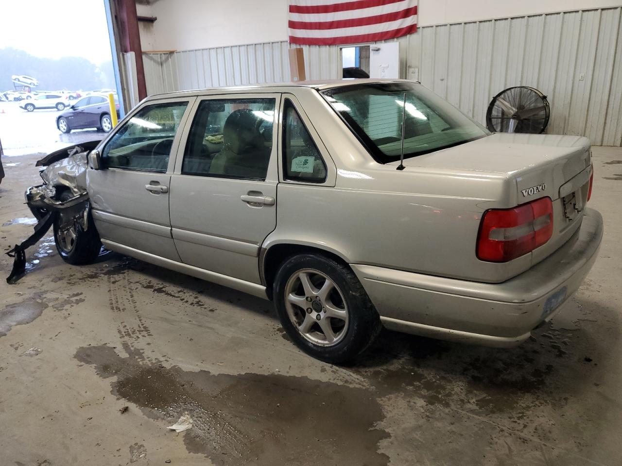 YV1LS61J1Y2636051 2000 Volvo S70 Base