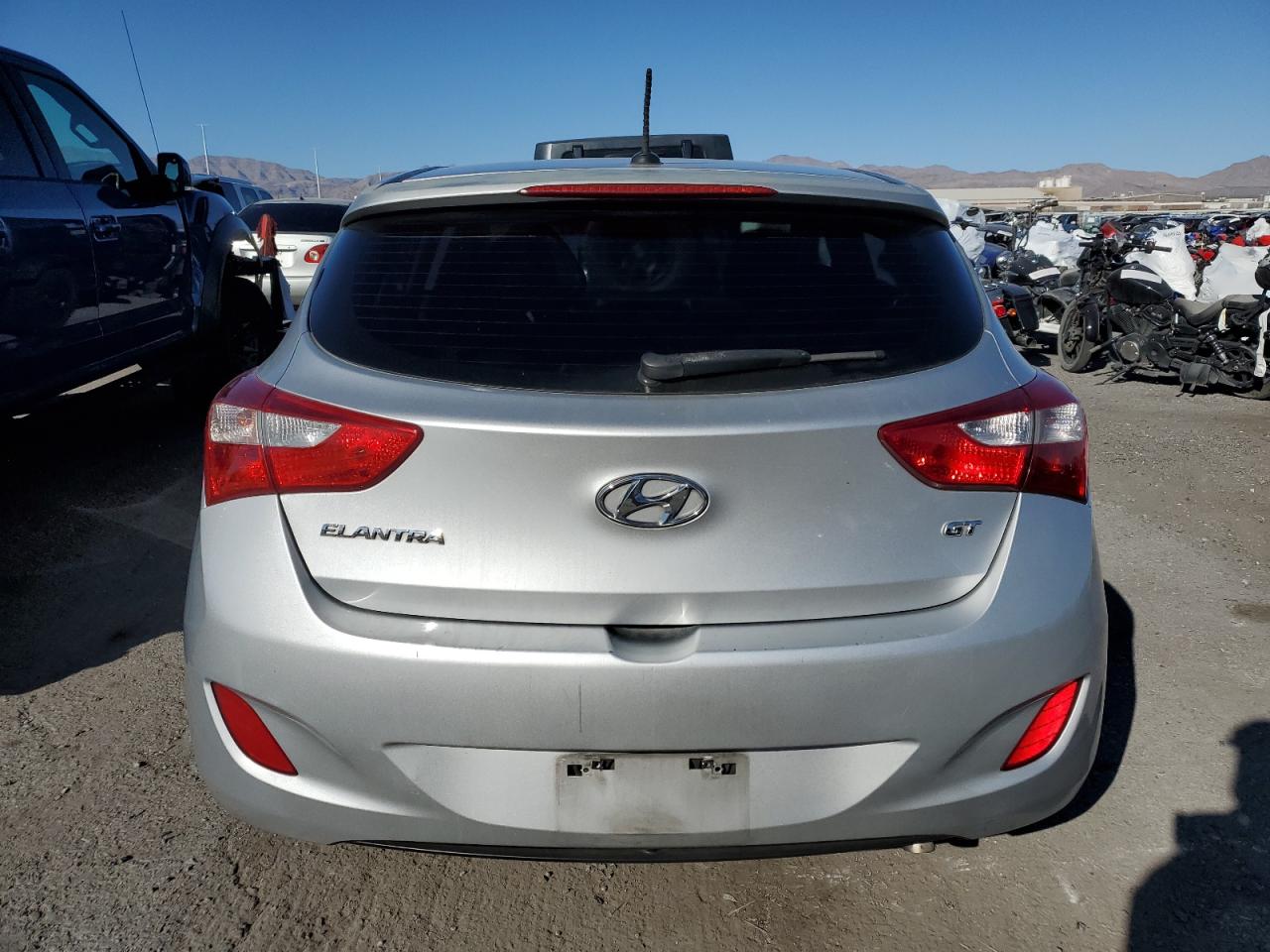 2014 Hyundai Elantra Gt vin: KMHD35LHXEU220250