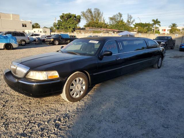 2004 Lincoln Town Car Executive