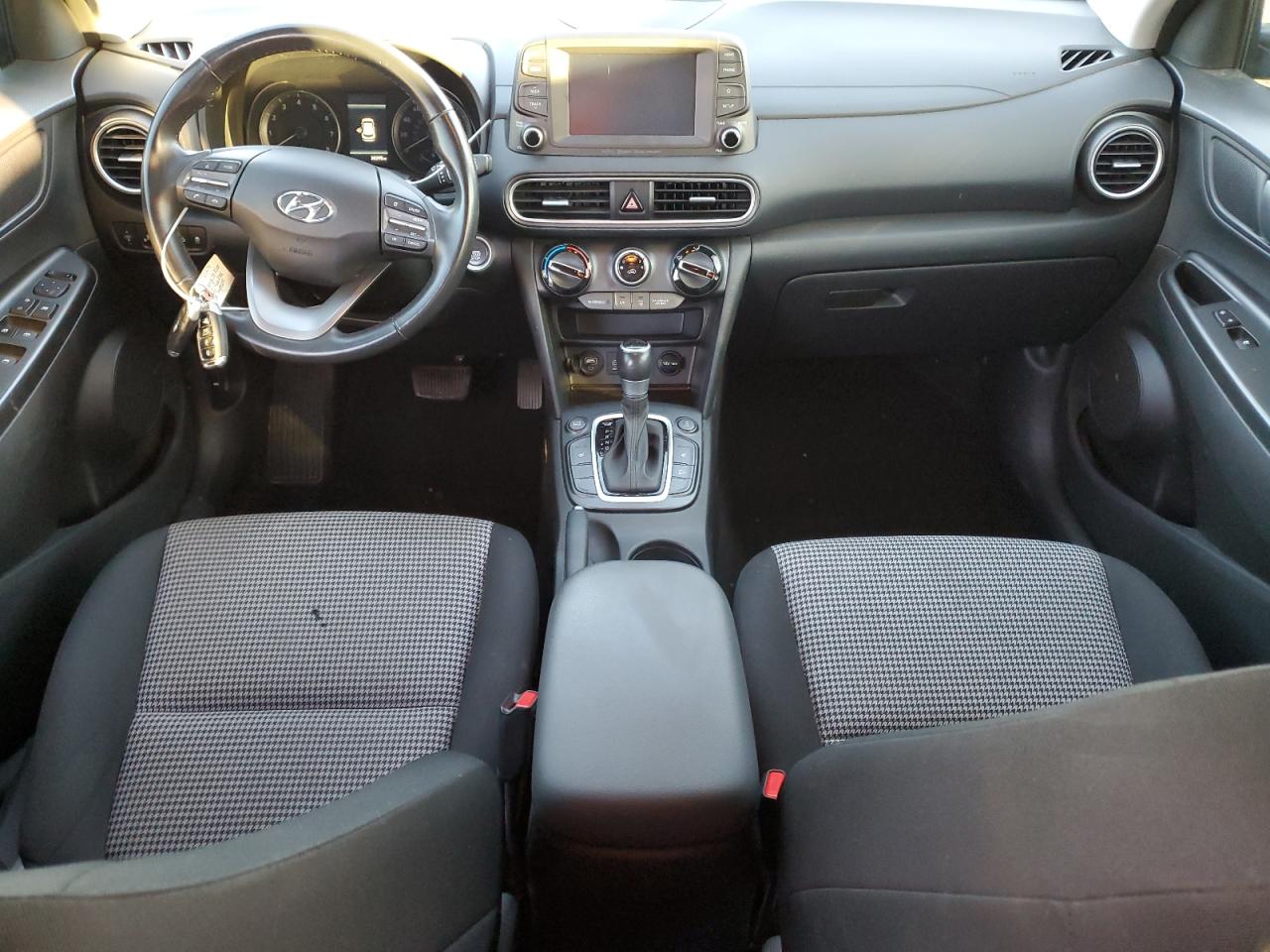 km8k6caa8mu704120 KM8K6CAA8MU704120 2021 Hyundai Kona Sel Plus