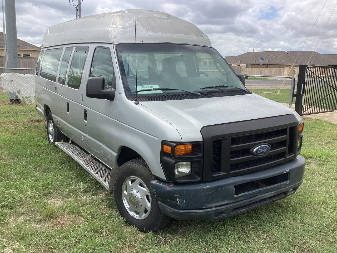 2010 Ford Econoline E-350 XL Extended