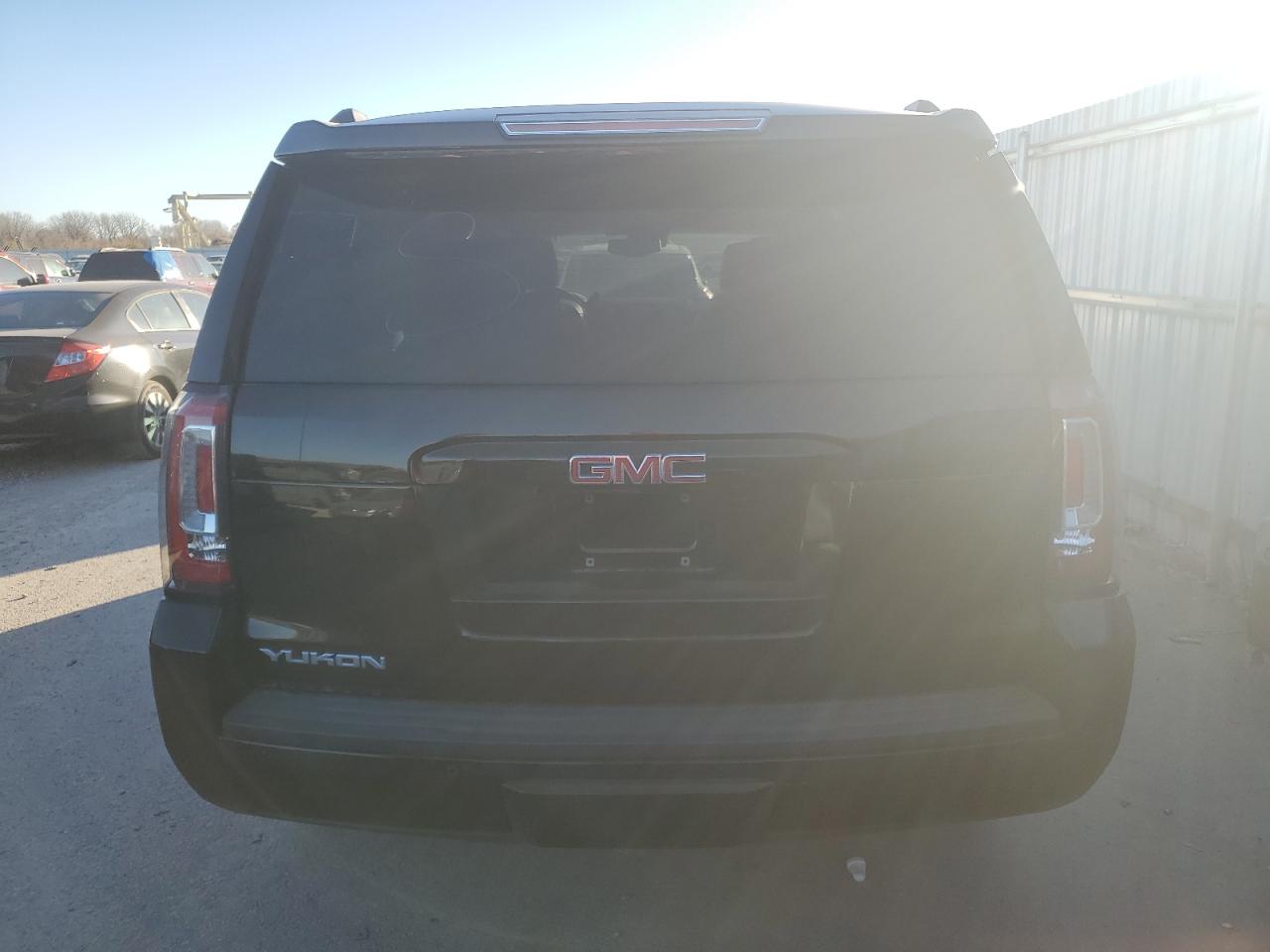 2016 GMC Yukon Slt vin: 1GKS2BKC8GR240347