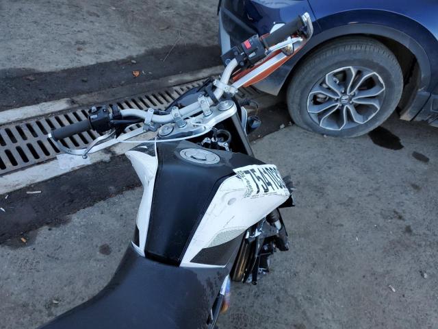 2018 KTM 690 DUKE - VBKLDV402JM714374