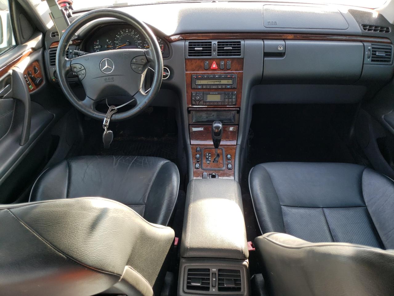 WDBJF65J71B353539 2001 Mercedes-Benz E 320