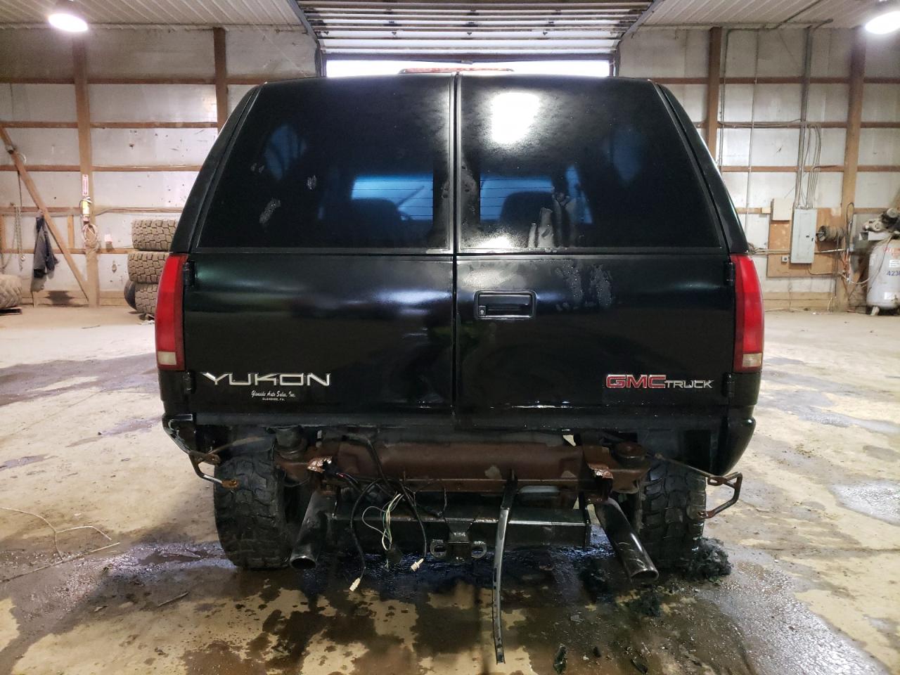 3GKEK18R8VG525954 1997 GMC Yukon