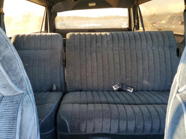 1989 Chevrolet Suburban V2500 VIN: 1GNGV26K3KF105174 Lot: 77181263