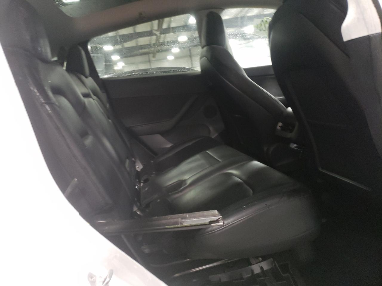 2021 Tesla Model Y vin: 5YJYGDEE0MF099789