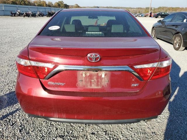  TOYOTA CAMRY 2017 Червоний