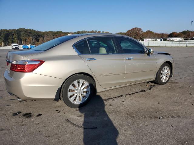 Седани HONDA ACCORD 2015 Золотий