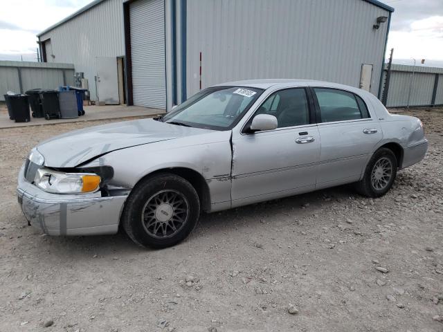 2002 Lincoln Town Car Signature