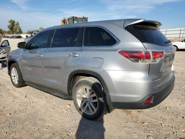 VIN 5TDZARFH3FS012638 2015 Toyota Highlander, LE no.2