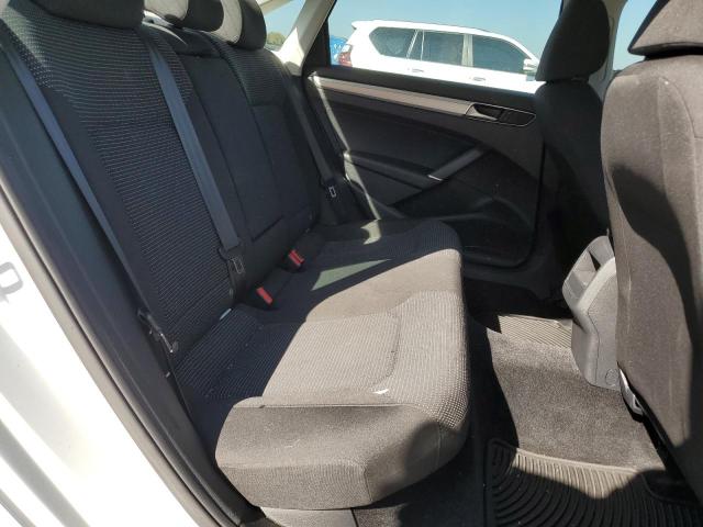 2016 VOLKSWAGEN PASSAT S - 1VWAS7A33GC040207