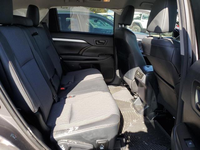 VIN 5TDZKRFH8FS105779 2015 Toyota Highlander, LE no.11