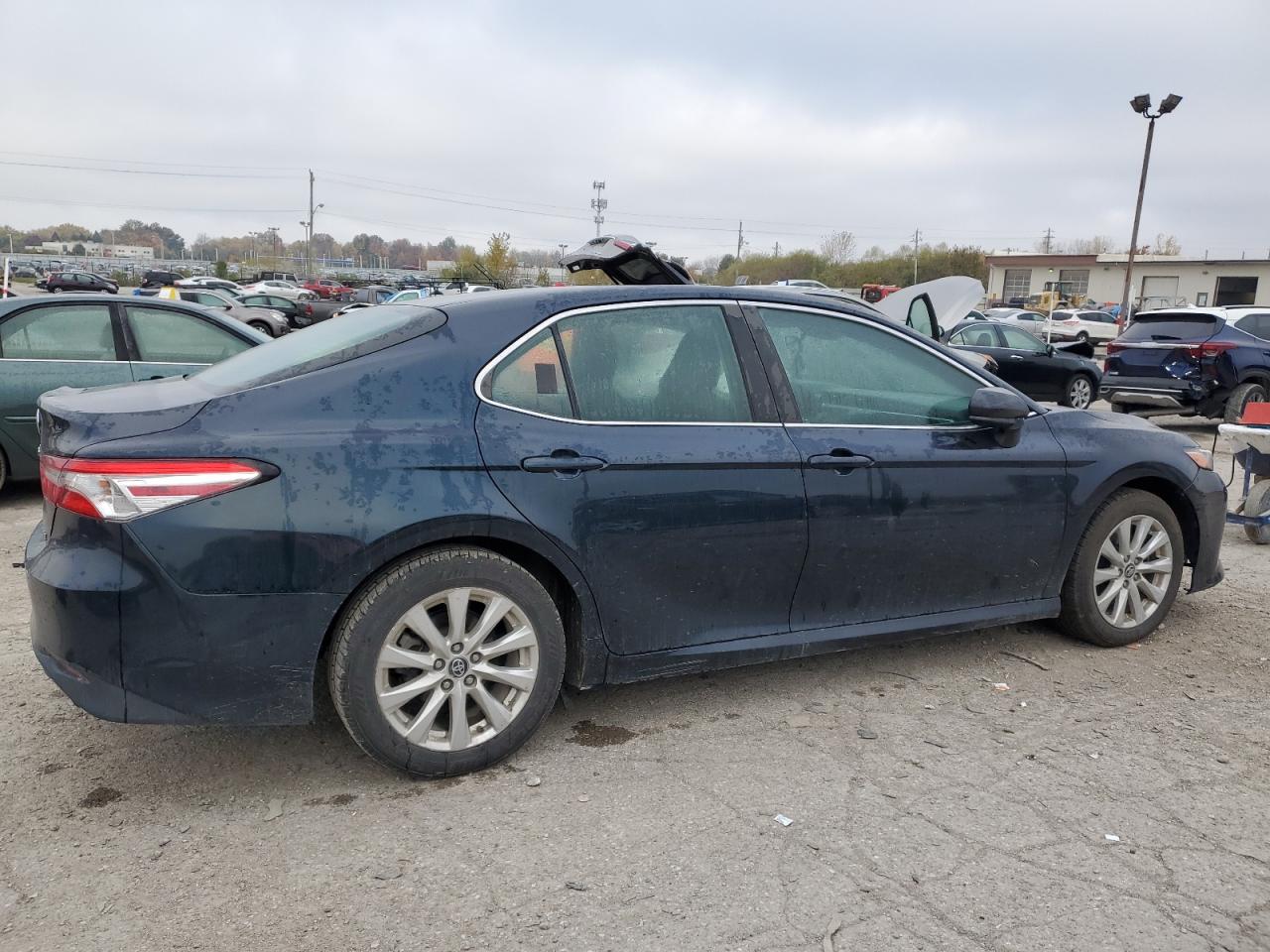 2018 Toyota Camry L vin: 4T1B11HK9JU622782