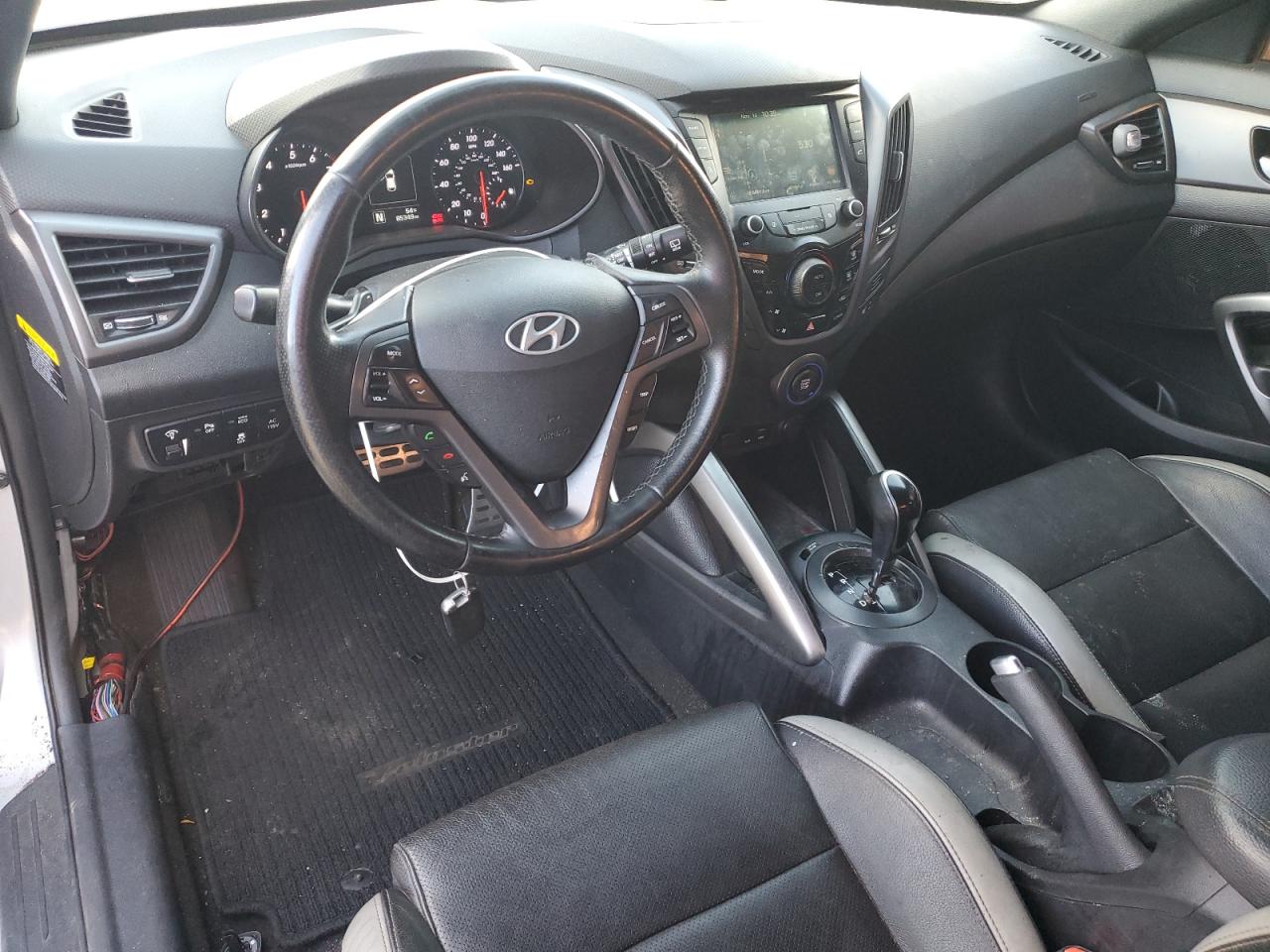 KMHTC6AE6GU300304 2016 Hyundai Veloster Turbo
