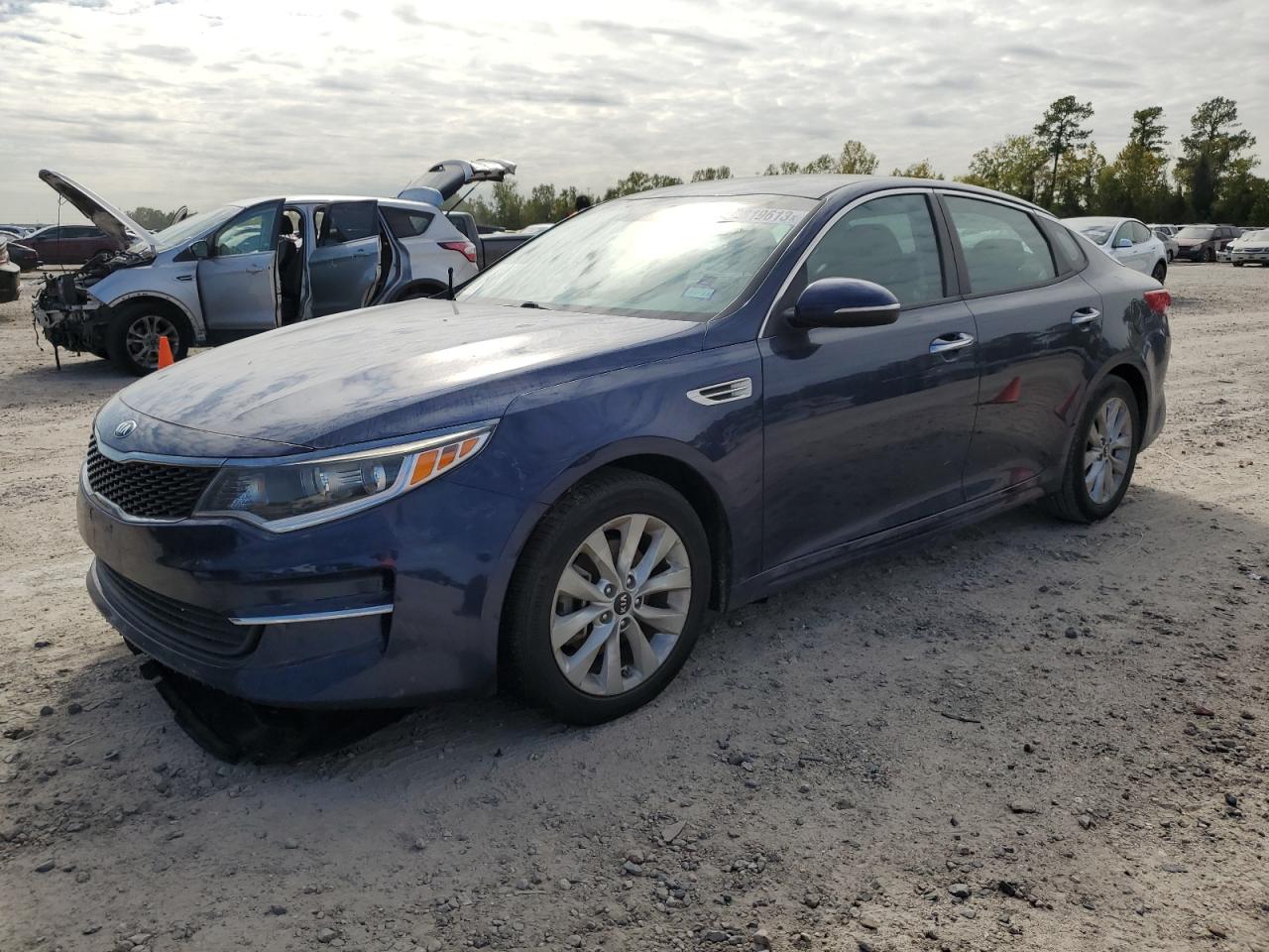 5XXGT4L3XHG140229 2017 Kia Optima Lx