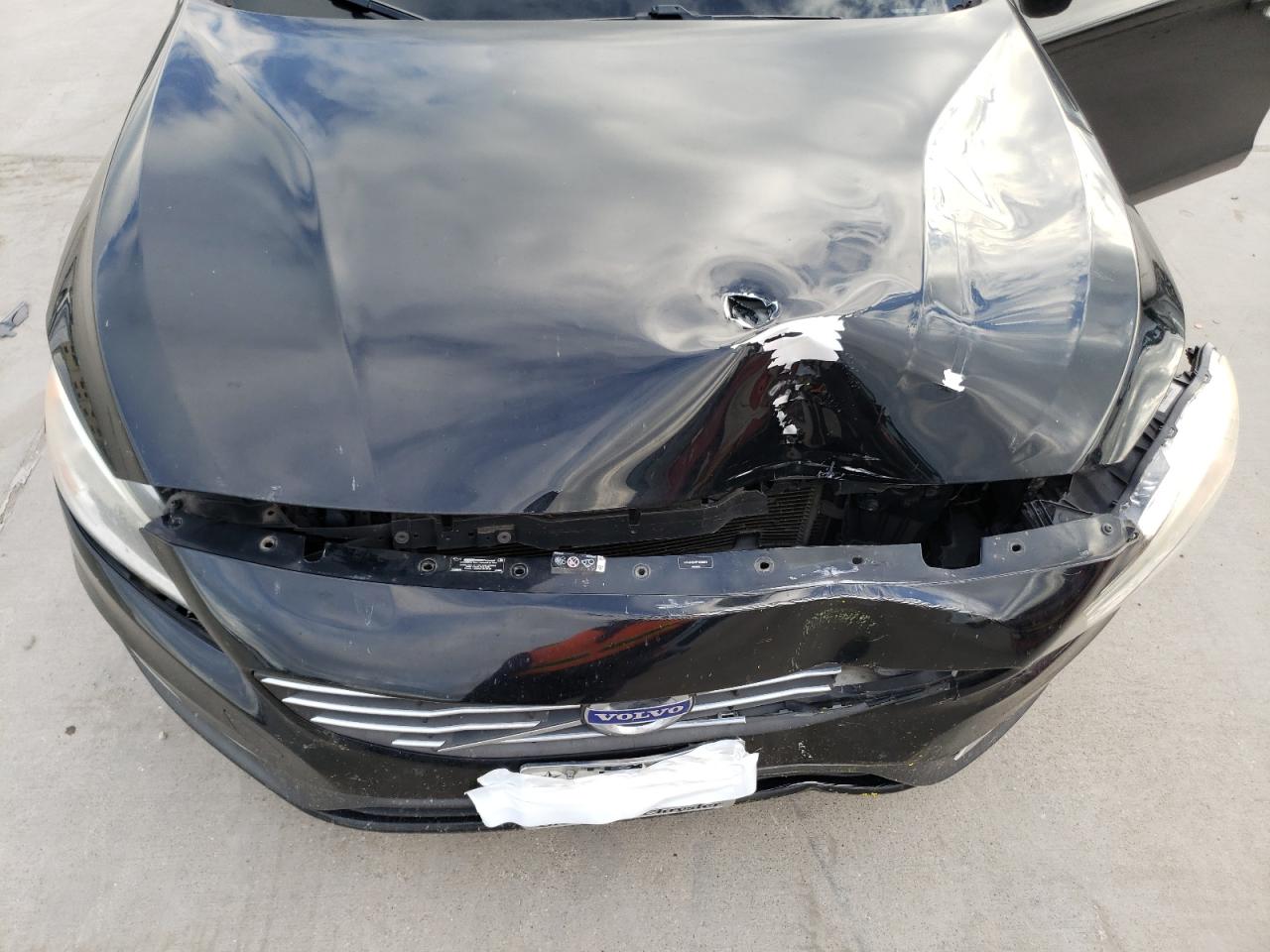 yv140mek5f1220072 YV140MEK5F1220072 2015 Volvo V60 Premier