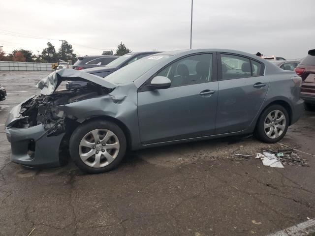 2013 Mazda Mazda3 i