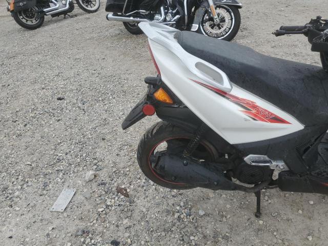 2017 VESPA SCOOTER LXATCK016HX000111