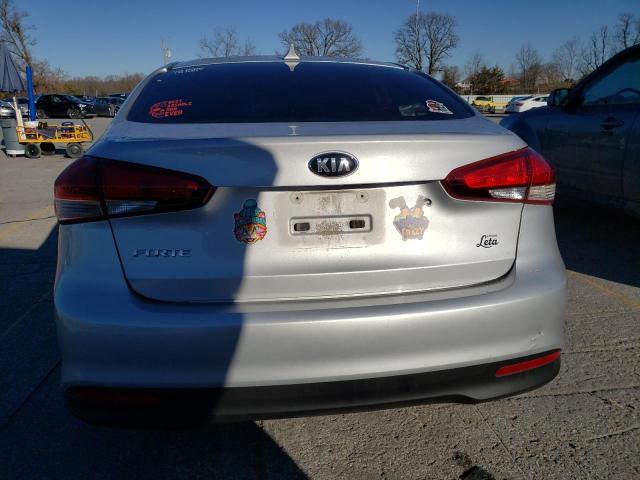 3KPFK4A76JE188524 | 2018 KIA forte lx